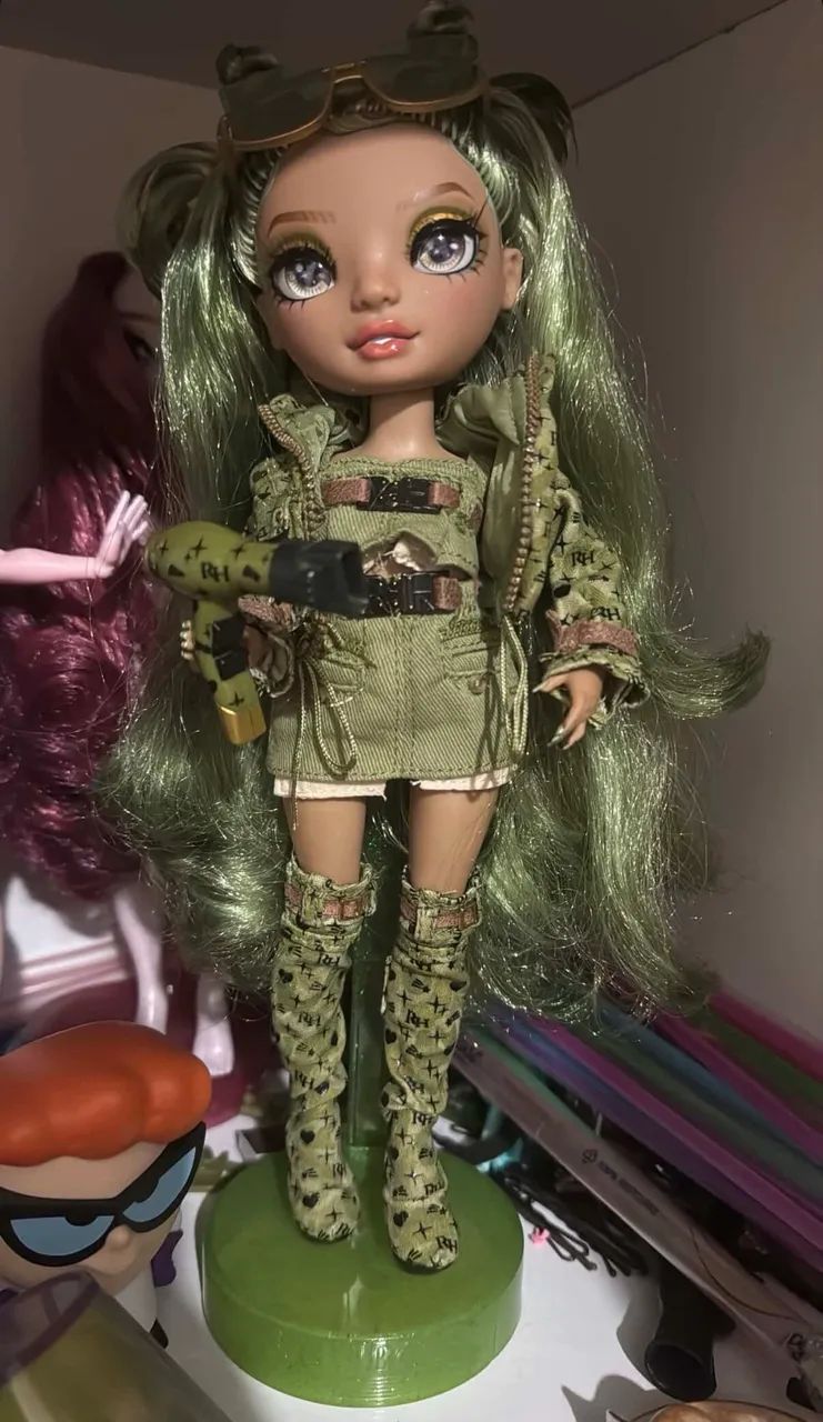 BONECA RAINBOW HIGH OLIVIA WOODS SERIES 5 - Foto 2