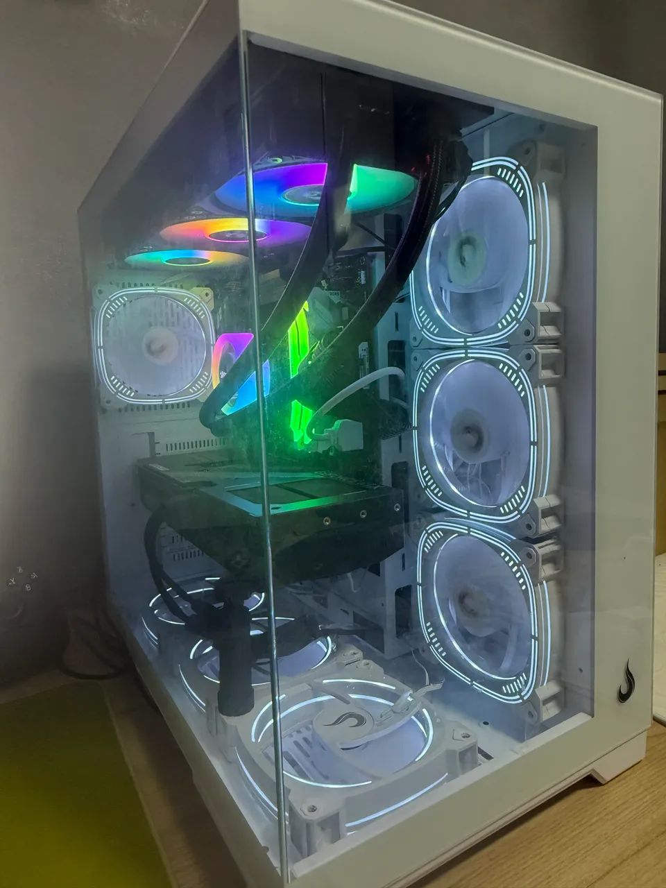 PC GAMER HIGH END AM5/ 9800x3d/ 5070ti 16GB/ 32GB - Foto 3