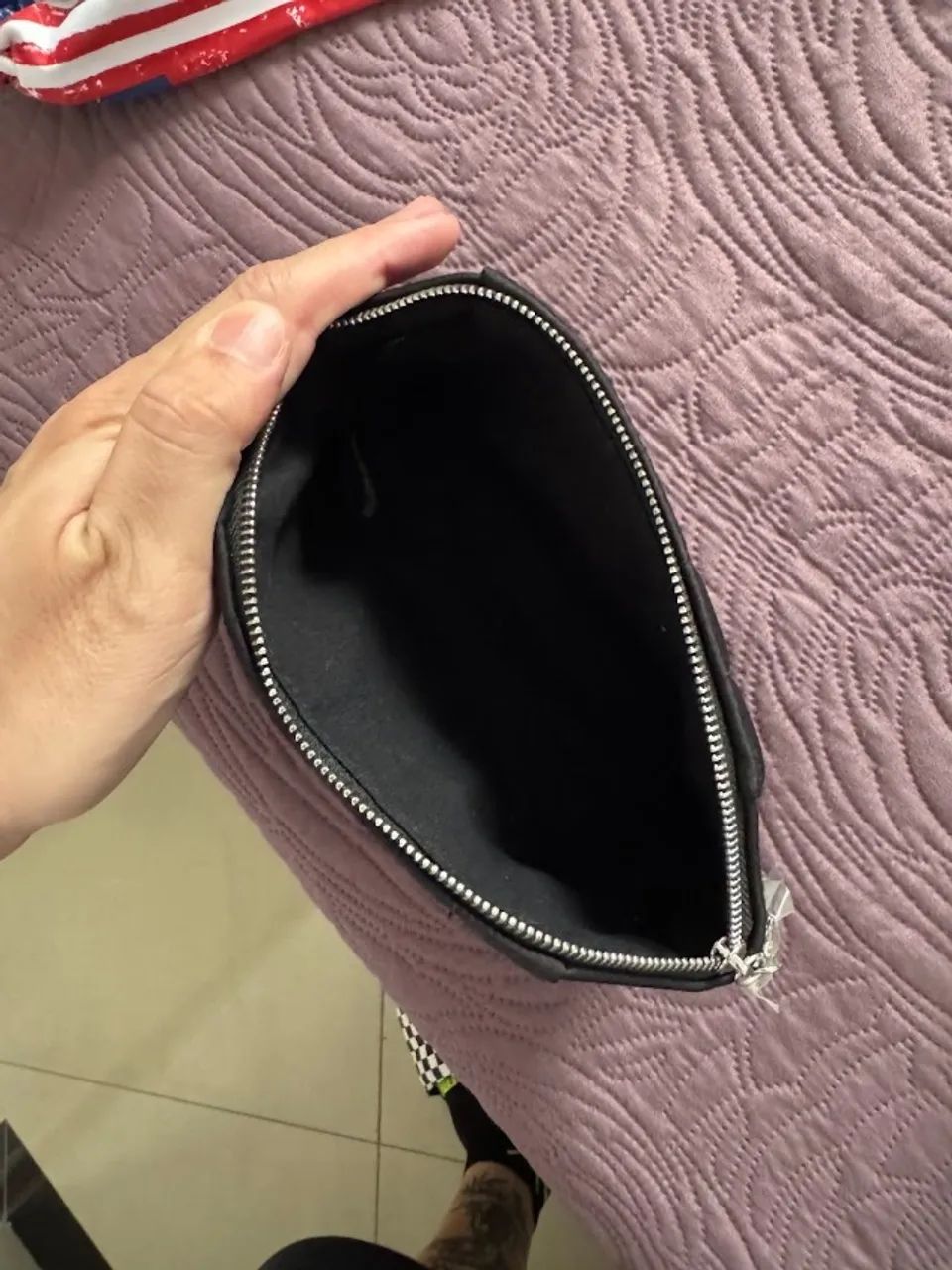 Necessaire Givenchy Paris Preta - Foto 2