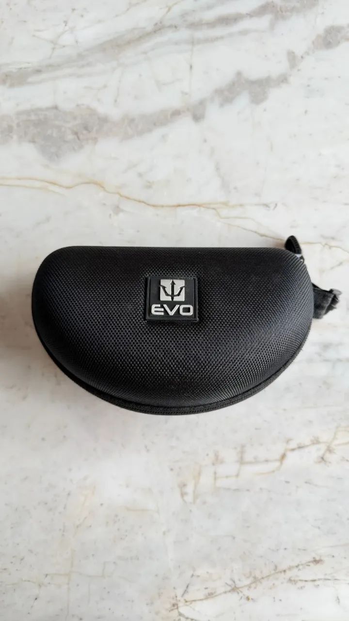 Óculos esportivo EVO com lentes intercambiáveis e estojo