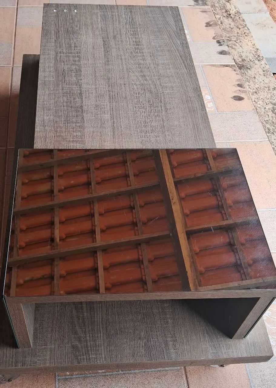 Mesa de centro espelhada com rodízio medida 110 x 60 cm. Em perfeito estado - Foto 3