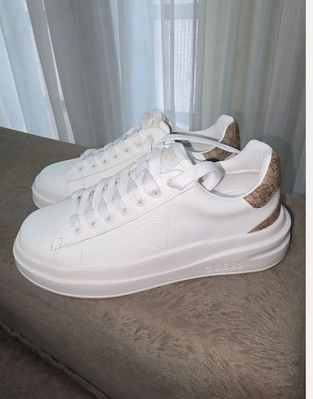 Tênis Branco Guess Original 