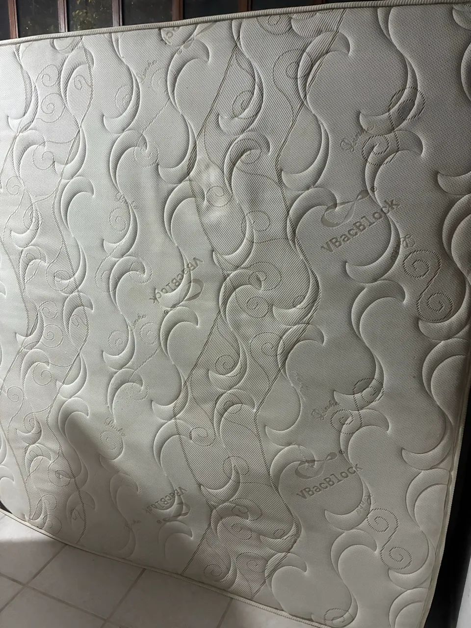 Colchão King size em Excelente estado 