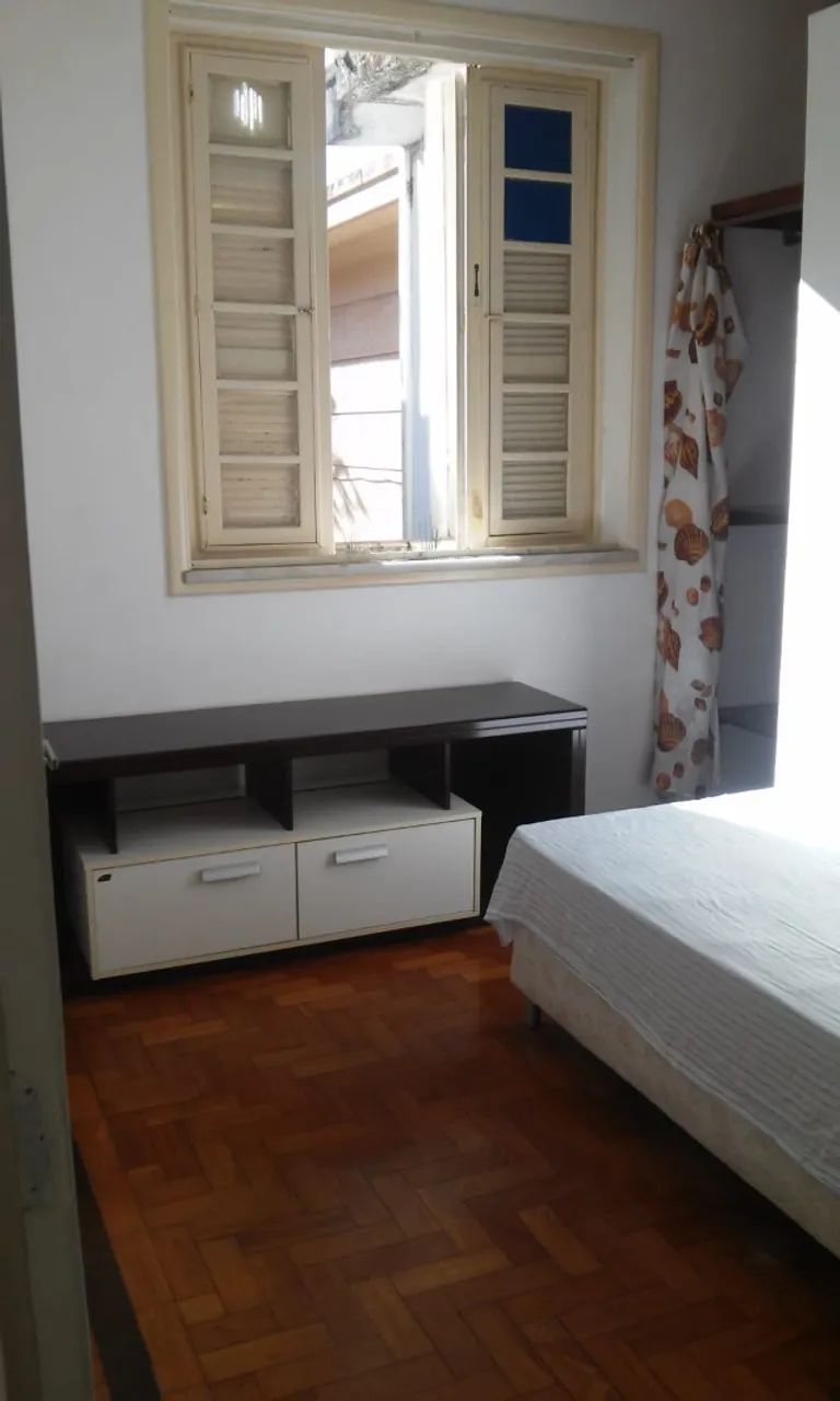 Quarto mobiliado para moças no Rio Comprido 