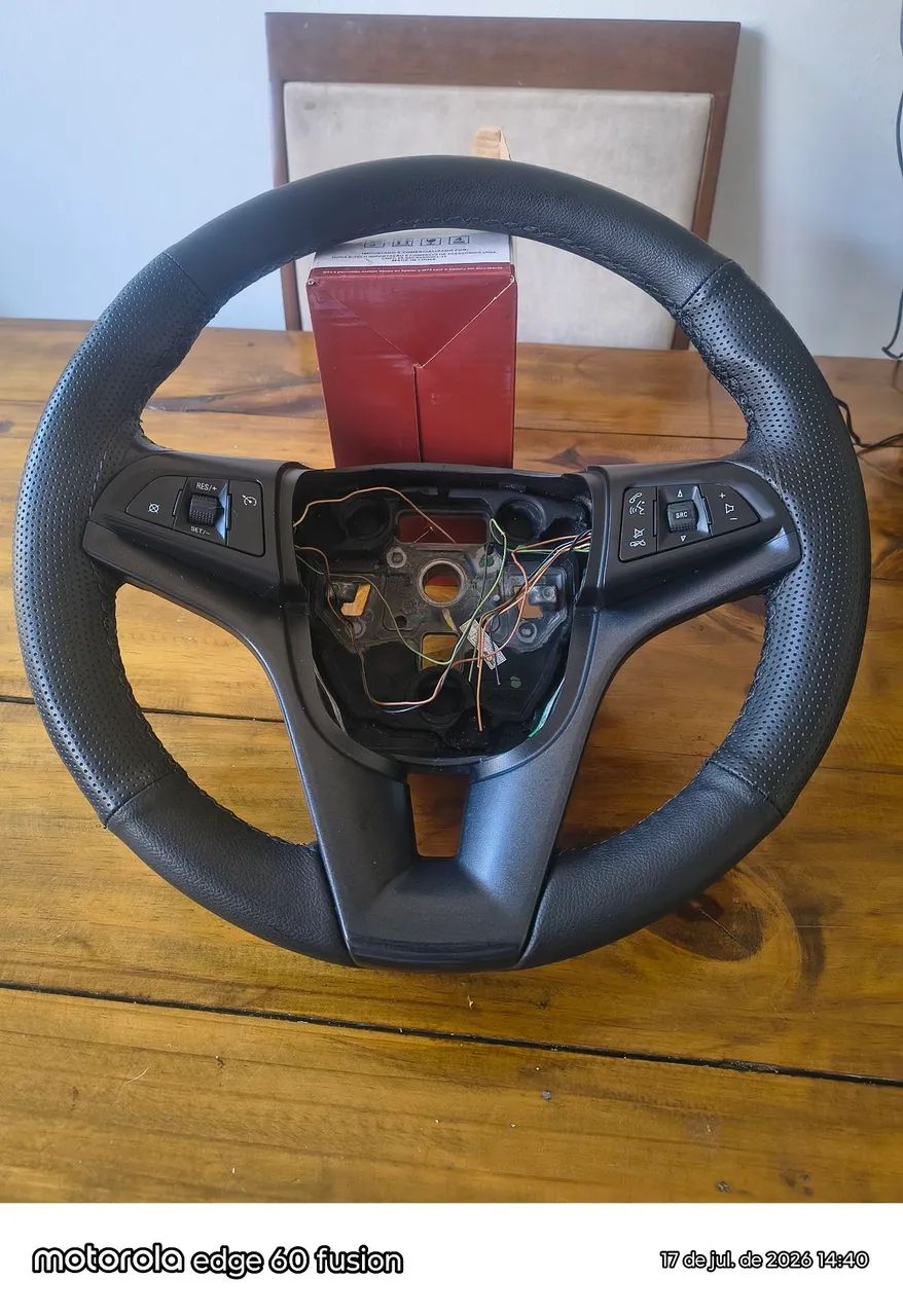 Volante multimídia 
