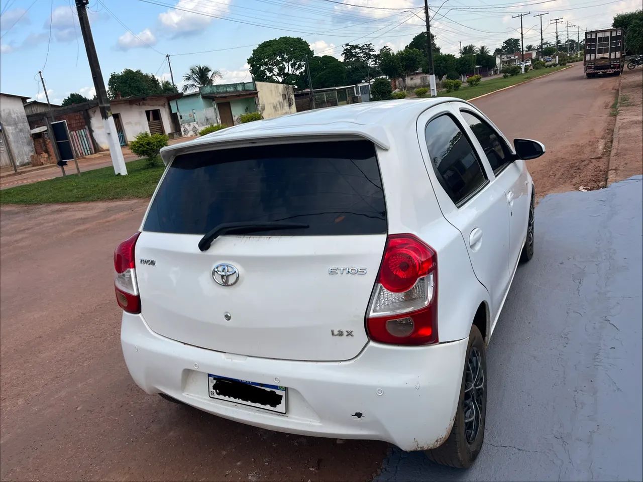 Toyota Etios X 1.3 Flex 16V 5P Mec. 2014 - Foto 3