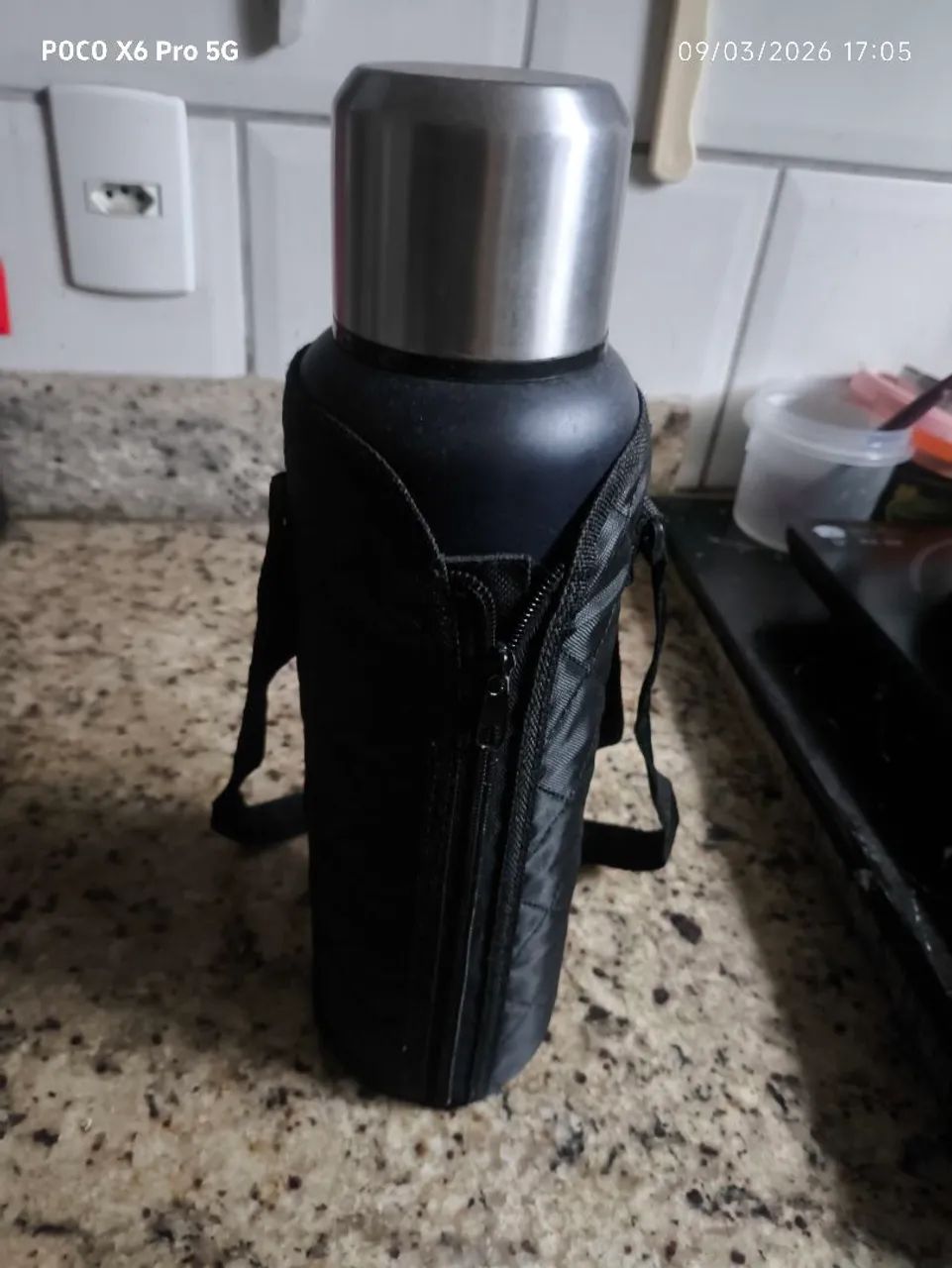 Garrafa Térmica De Inox 1,5 Litro Café Quente Água Gelada Cor Preto - Foto 2