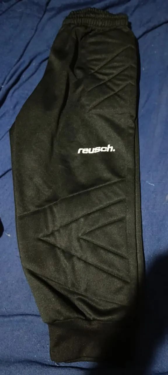 Luva e calça para goleiro Reusch