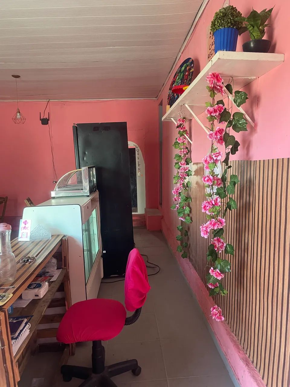 Alugo ponto comercial e vendo tudo dentro
