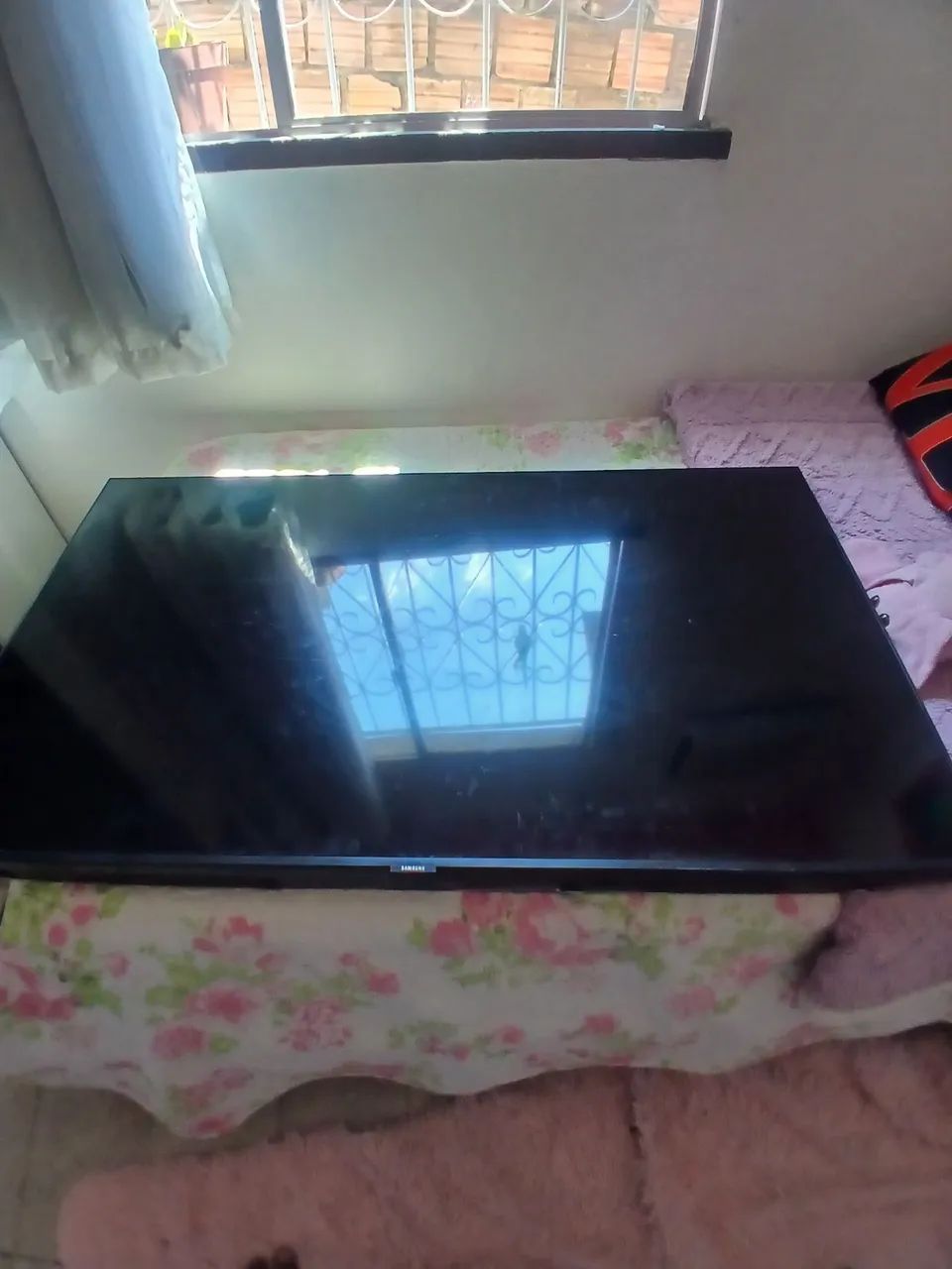 Tv de 50 polegadas da Samsung com problema na tela não aprece imagem.  - Foto 2