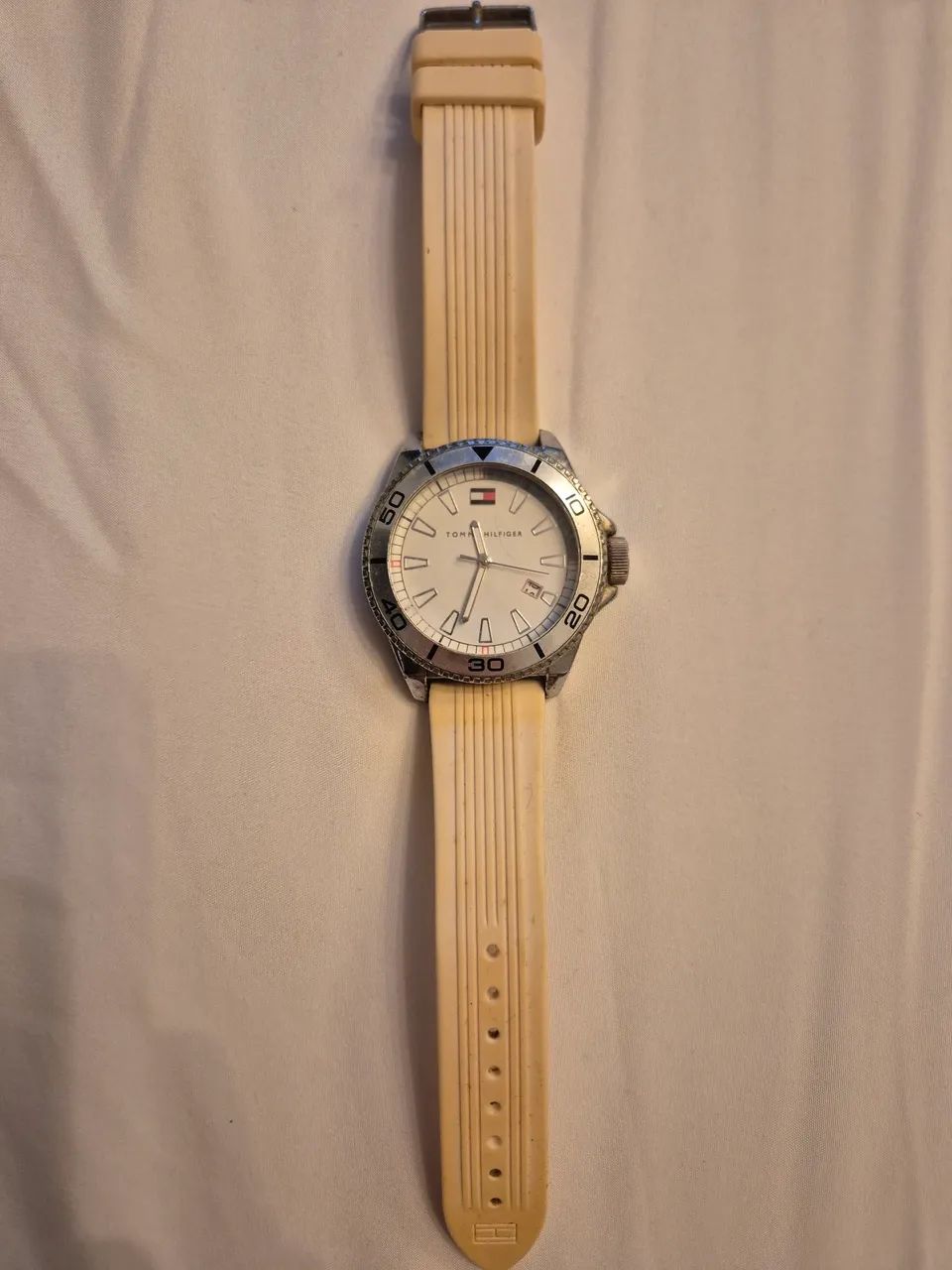 RELÓGIO TOMMY HILFIGER (BRANCO)
