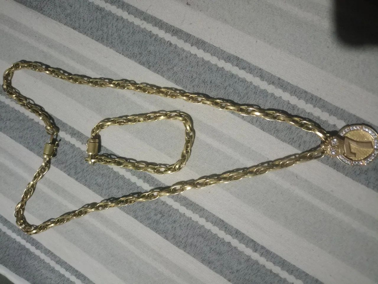 Cordão e pulseira moedas antigas
