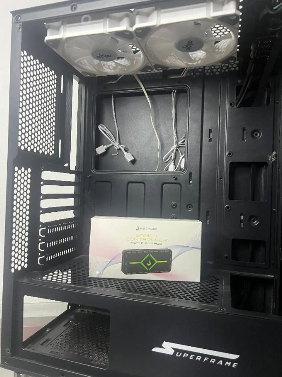 Gabinete + 2 Fans Aigo Brancas  - Foto 4