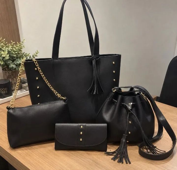 Kit de bolsas novas em couro 