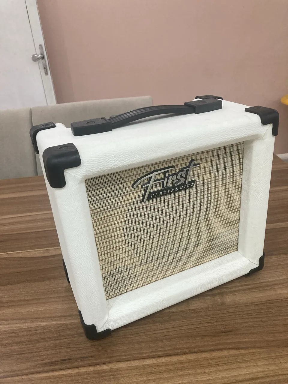 Amplificador First Eletronics