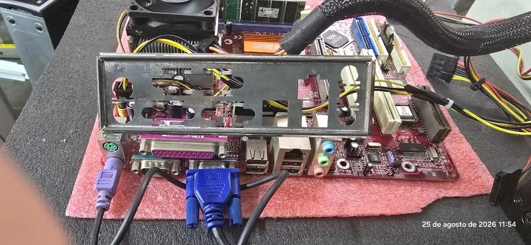 Kit Placa mãe M825G Sempron retro - Foto 4