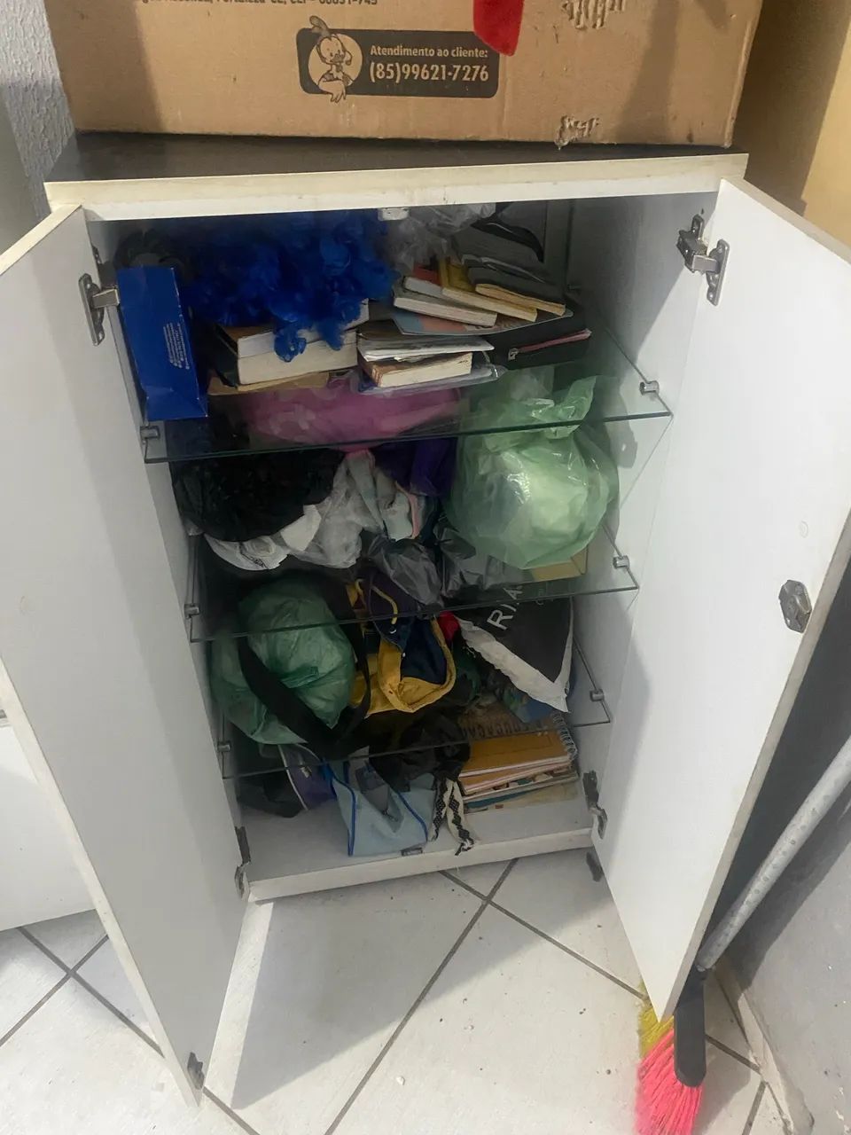 Móvel com prateleiras de vidro - Foto 5