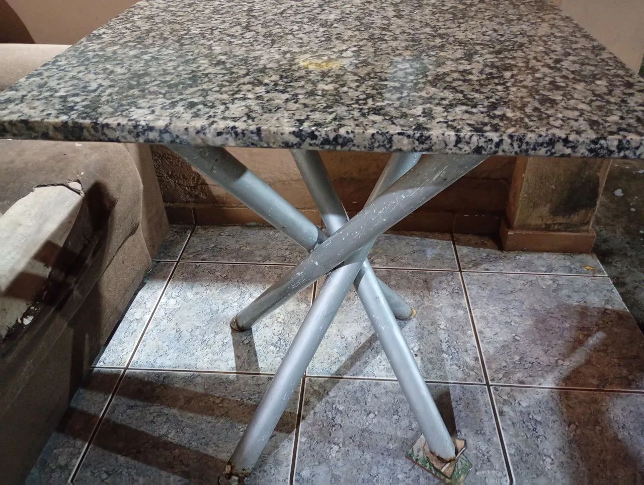 MESA COM TAMPO DE GRANITO - Foto 4