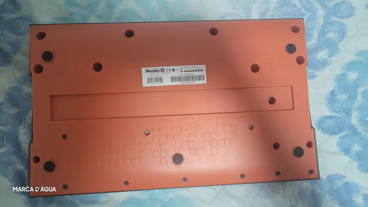 Teclado Midi Novation LaunchKey25 mk2  - Foto 3