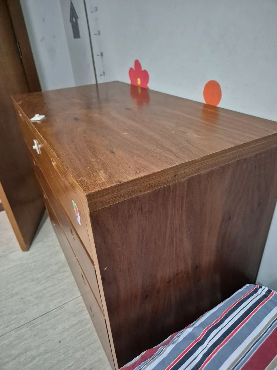 Cômoda de madeira maciça  - Foto 4