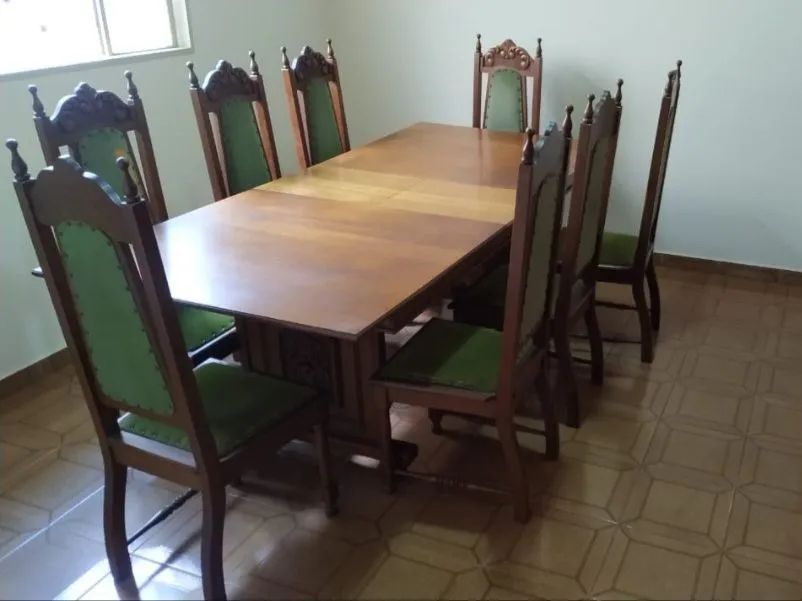 Sala jantar completa: (Arca e Oratório + mesa expansiva com 8 cadeiras em madeira maciça)! - Foto 4