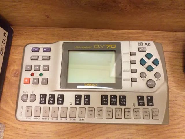 sequencer yamaha qy70 - Foto 3
