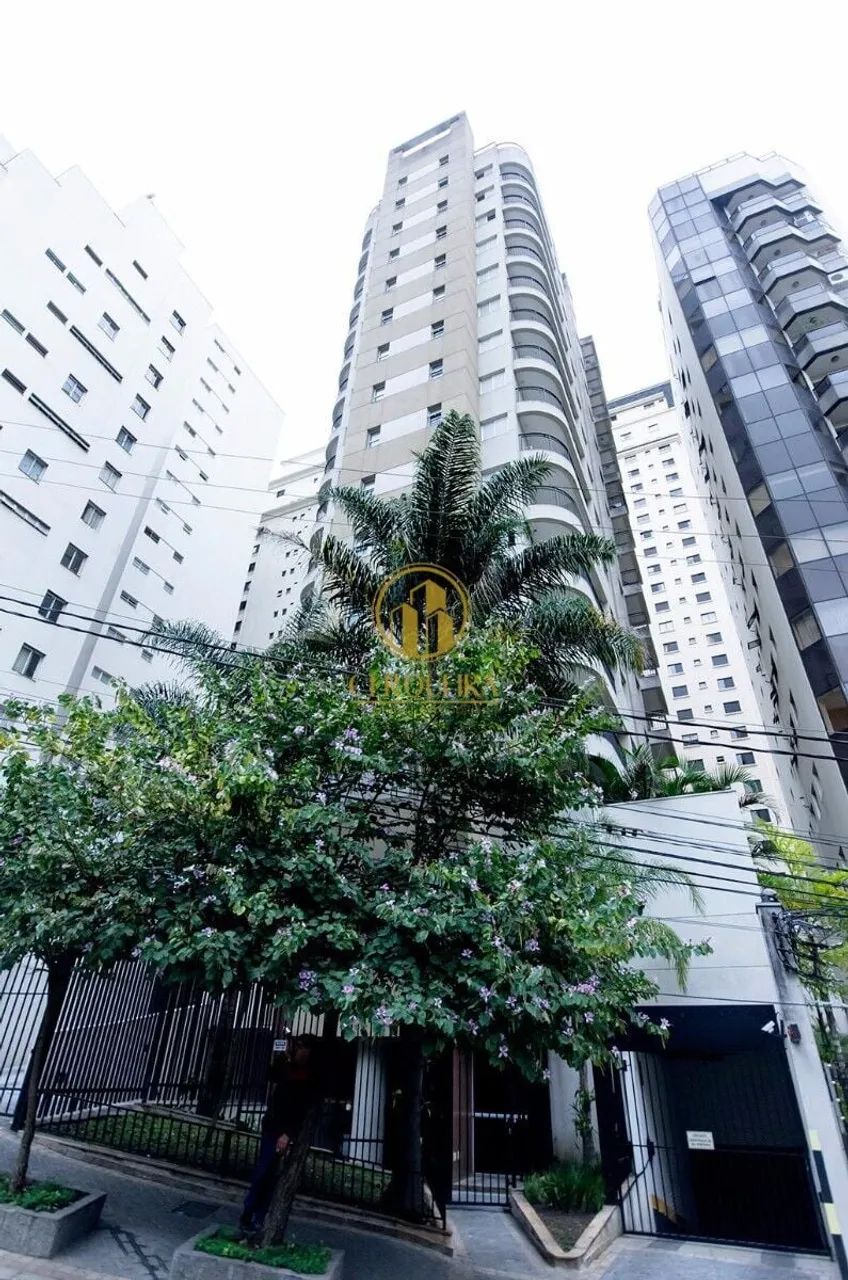 Apto com Varanda  Em Frente ao Shopping!