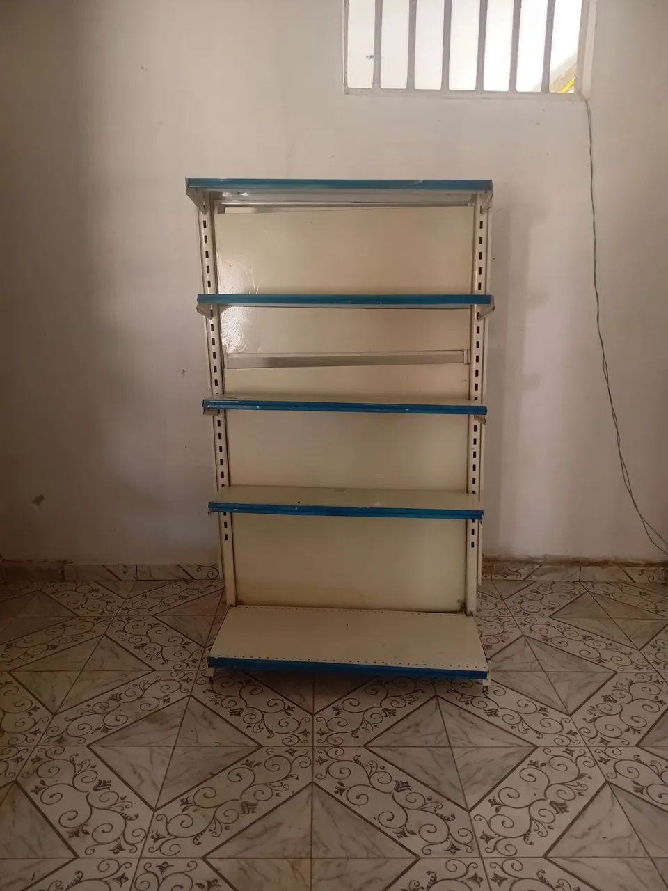 Estantes e balcão - Foto 2