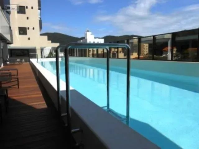 Apartamento de 01 dormitório com 02 garagens privativas em edifício com area de lazer comp - Foto 3