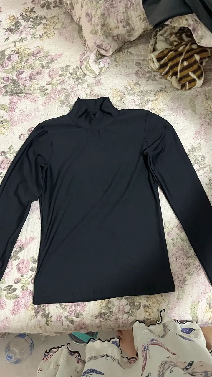 Blusa Manga Comprida e Gola Alta TAM M - Foto 2