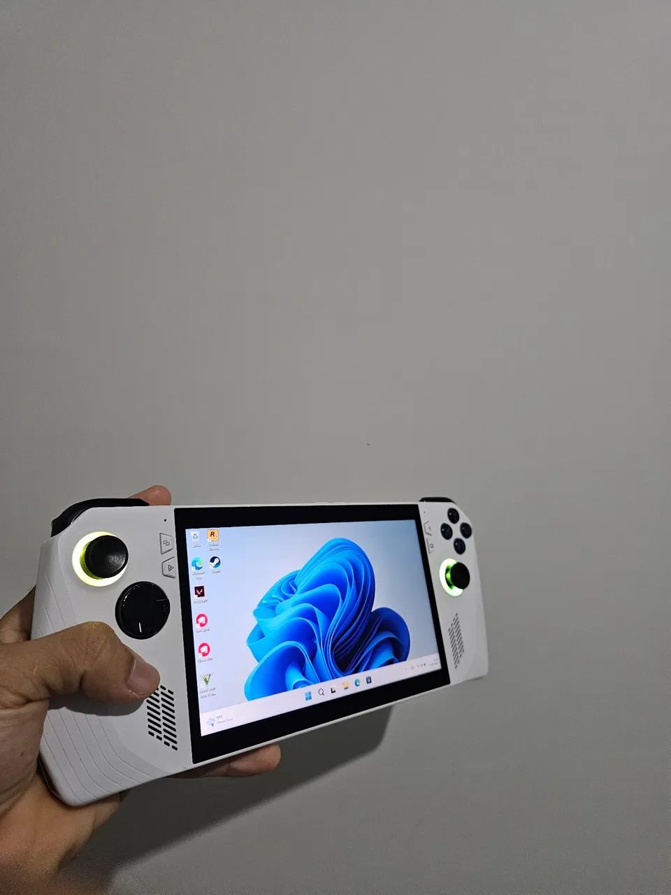 [中古品]ROG Ally with Z1 Extreme Rog ally z1 extreme - Consoles de Vídeo Game - Centro, Piracicaba