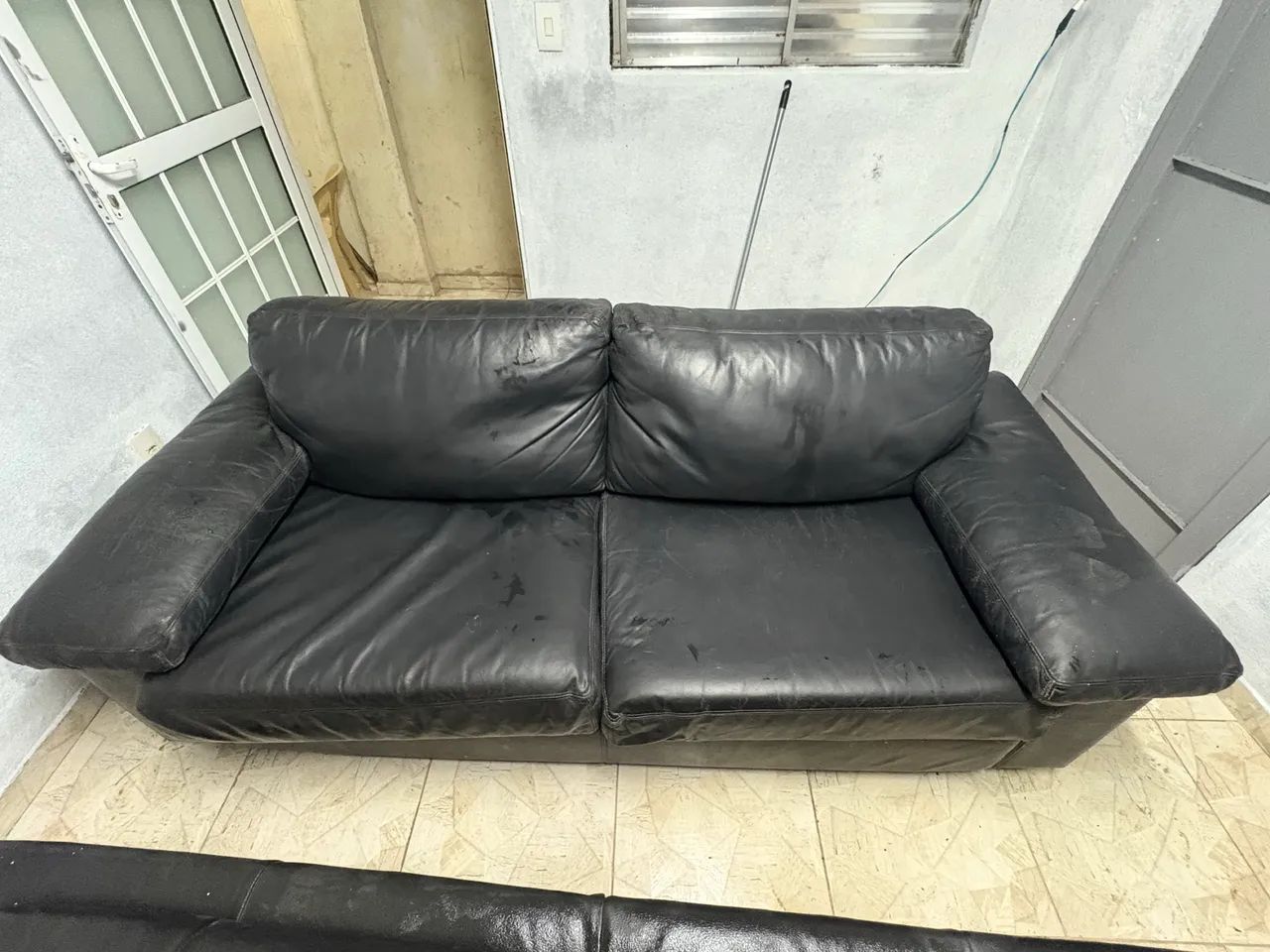 100% Leather Sofa463757498206791681