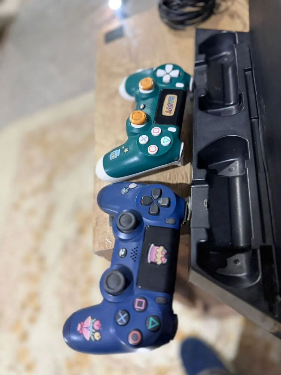 PS4 Slim, 500GB e 2 controles  - Foto 4