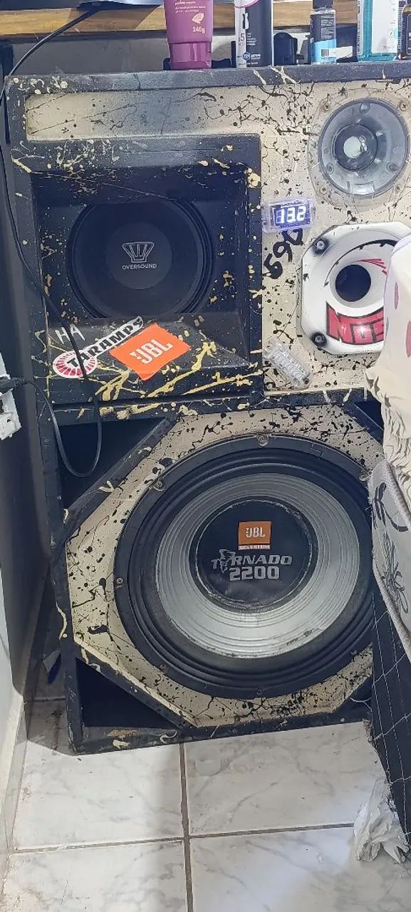 Vende-se caixa de som 