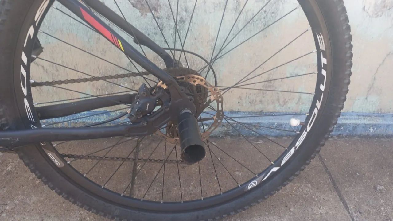 Vendo Bike preta usada  - Foto 2