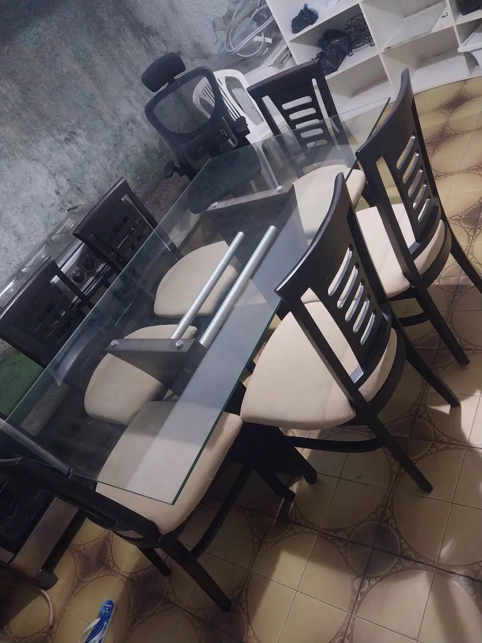 Mesa com 6 cadeiras 