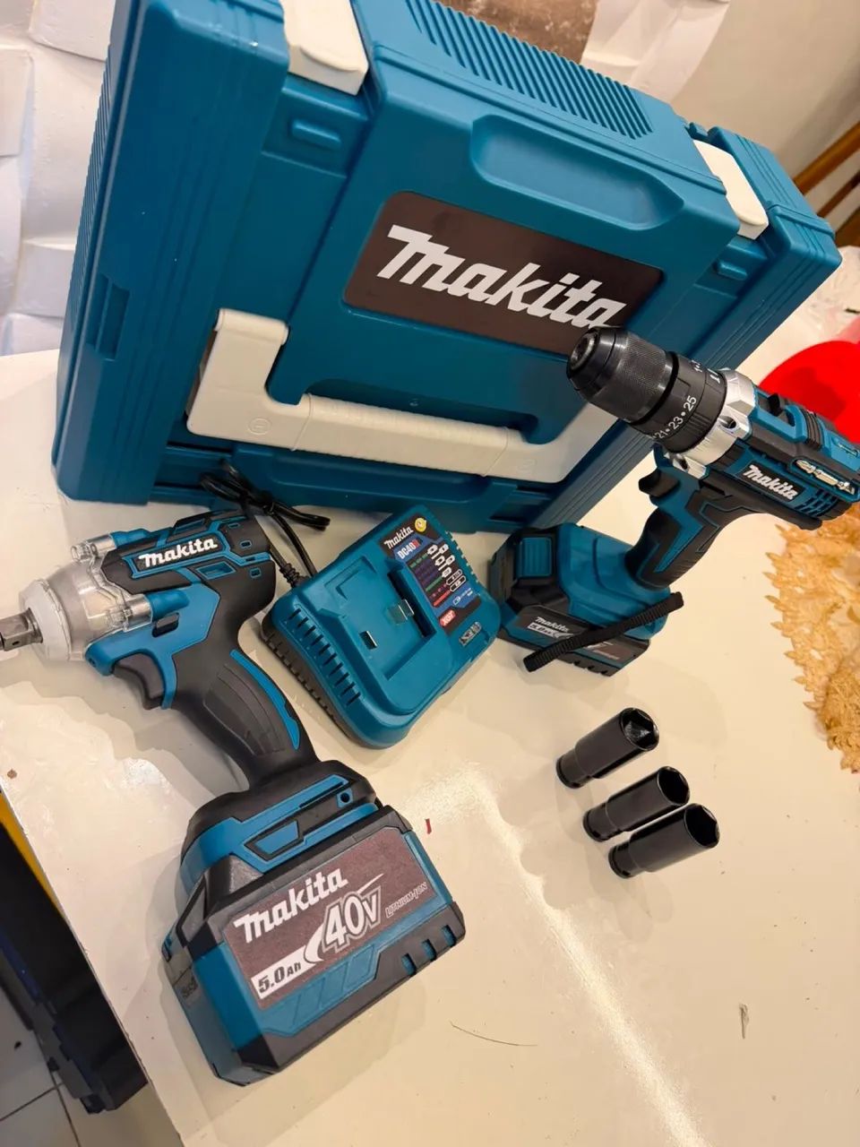 kit ferramentas makita  chave de impacto 40v + parafusadeira impacto 40v, zap: *