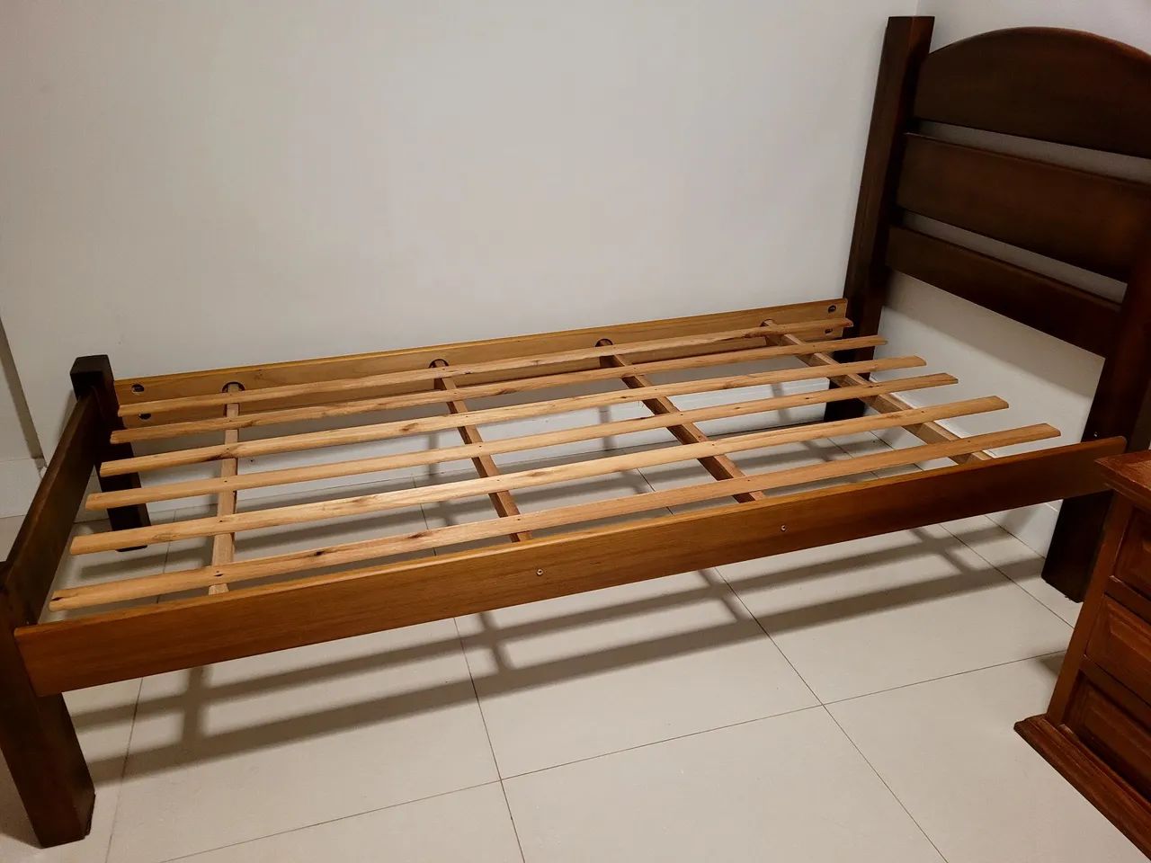 Cama de solteiro de madeira maciça  - Foto 5