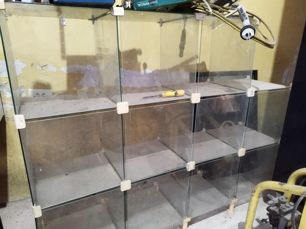 Vitrine de vidro 100,00