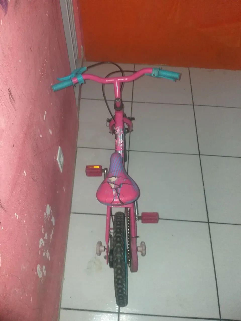 Bicicleta infantil Barbie. - Foto 3