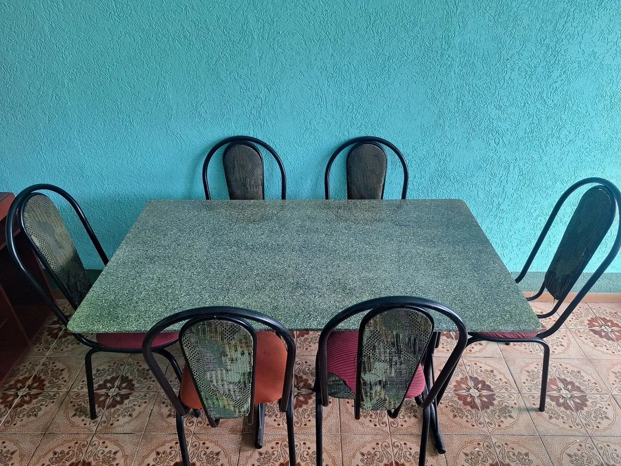 Mesa de mármore com 6 cadeiras - Foto 2