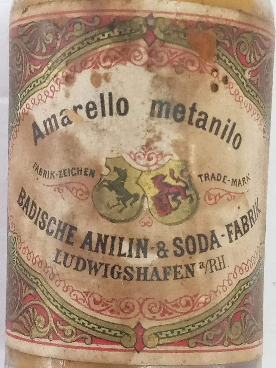Antigo frasco de vidro, 1890 a 1920.