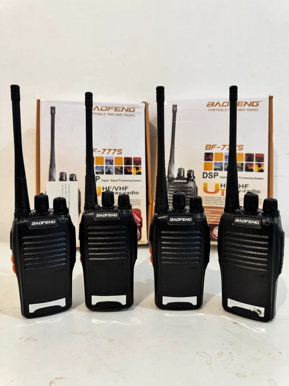 4 Rádios Walkie-talkie 