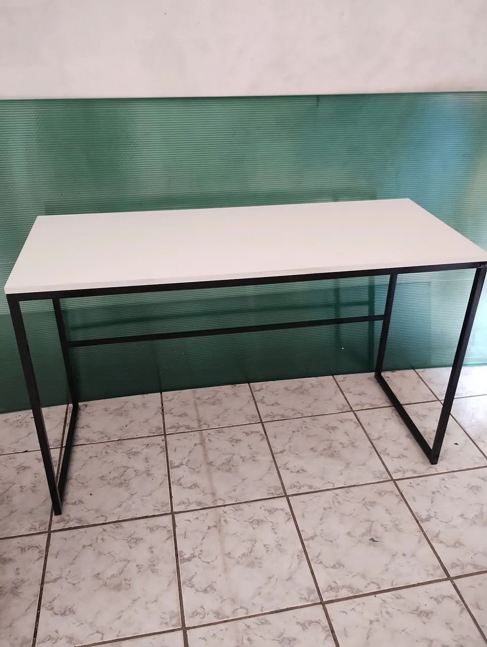 Mesa  estilo industrial com MDF 