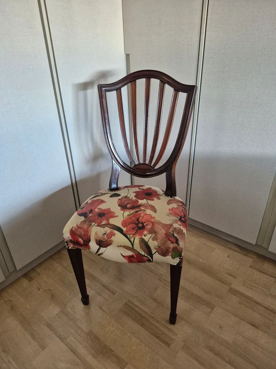 Cadeira antiga modelo Napoleão. - Foto 4