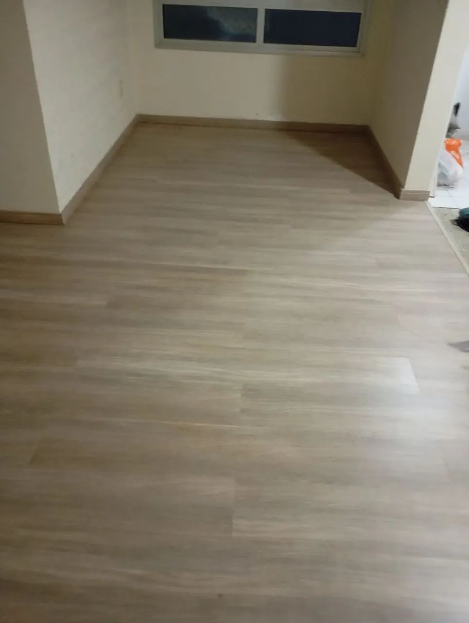 Pisos vinílico é Laminado  - Foto 4