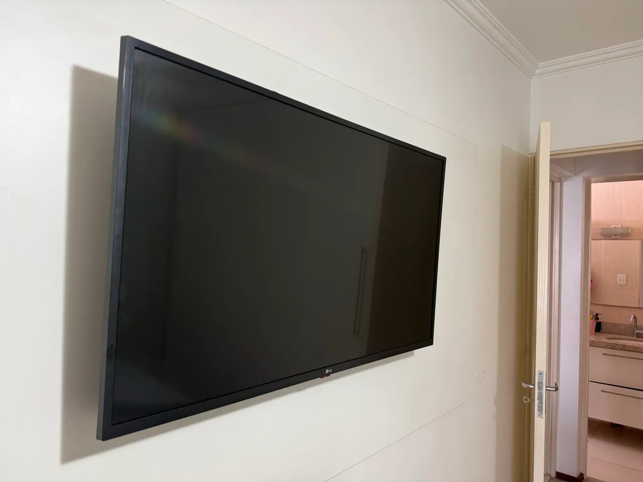 Smart TV LG de 43?, 4K, painel IPS, 60 Hz, HDR10, webOS, Wi-Fi e Bluetooth - Foto 2
