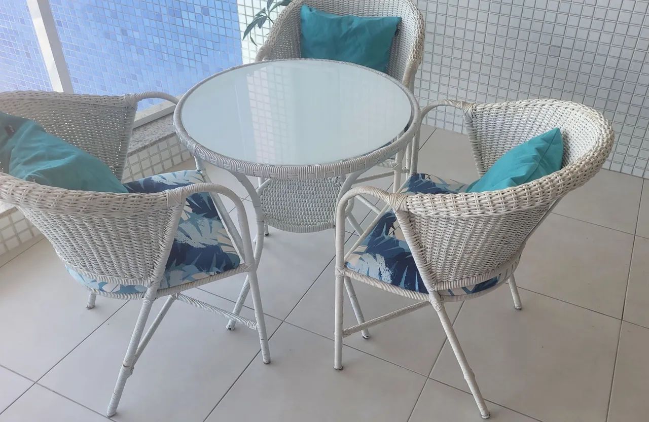 Conjunto Varanda mesa e cadeiras 