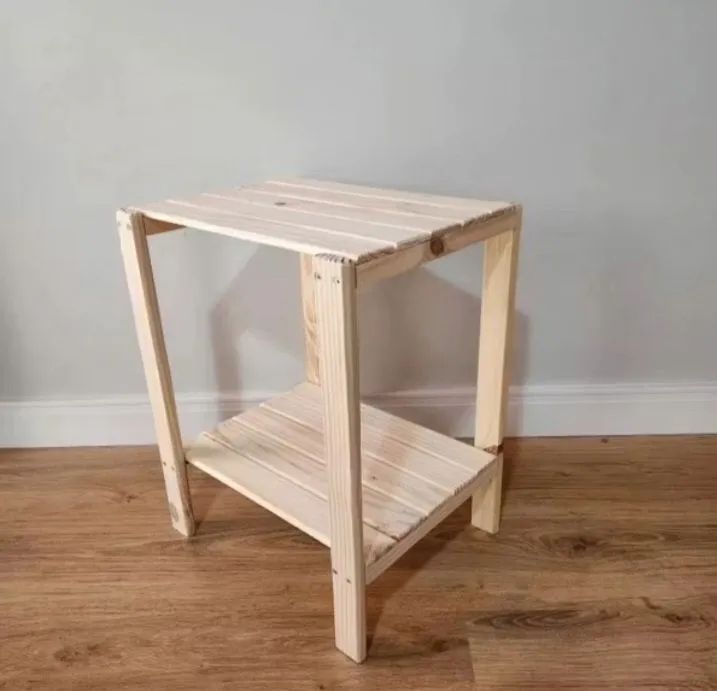 Mesa cabeceira multiuso de pinus - Foto 3