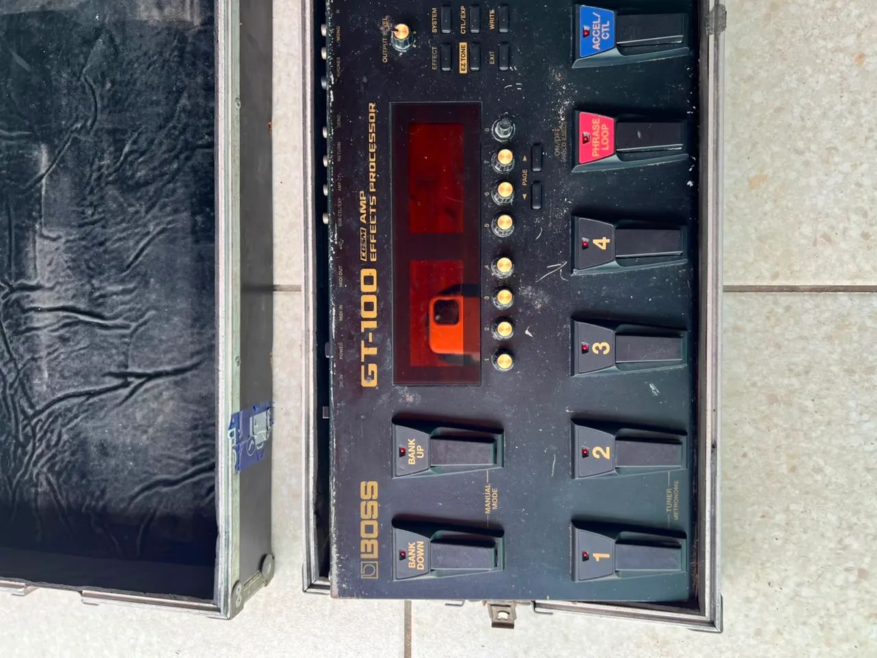 Pedaleira Boss GT-100 com Case  - Foto 4
